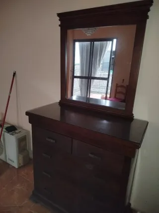 Armario de madera provenzal con espejos