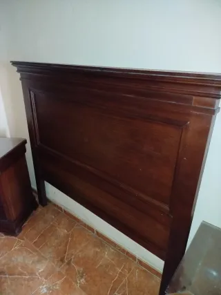 Armario de madera provenzal con espejos