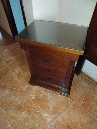 Armario de madera provenzal con espejos