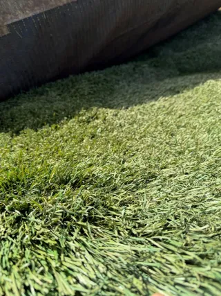 Césped artificial verde