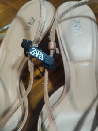 Zapatos Zara Tela Pedrería. Talla 37. Color nude