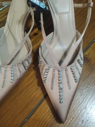 Zapatos Zara Tela Pedrería. Talla 37. Color nude