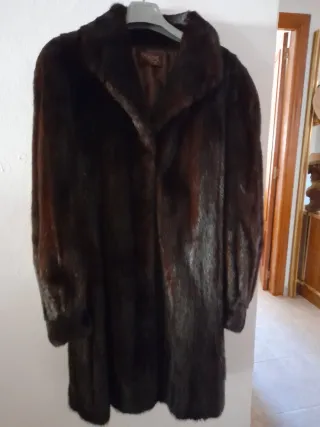 Abrigo de piel marrón