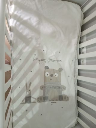 Colcha y chichoneras reversibles Marca:Petit Praia