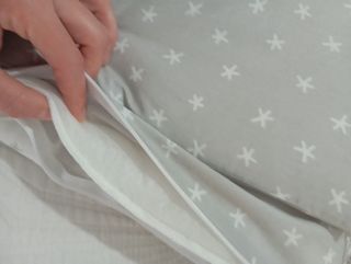 Colcha y chichoneras reversibles Marca:Petit Praia