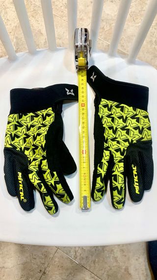 Guantes MTB Estrellas Neón marca Mítical