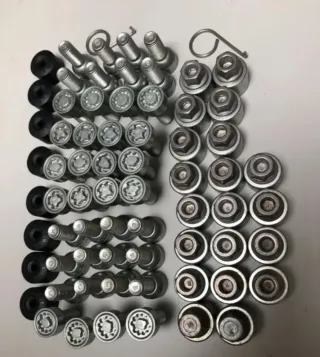 Se vende tornillos antirrobo VW GOLF MK7 AUDI SEAT