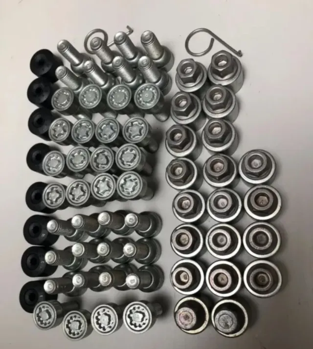 Se vende tornillos antirrobo VW GOLF MK7 AUDI SEAT