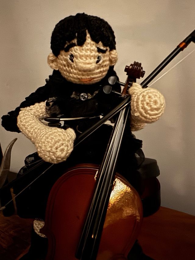 Figura Miércoles Addams Crochet Original