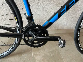 Bicicleta Felt Negra y Azul