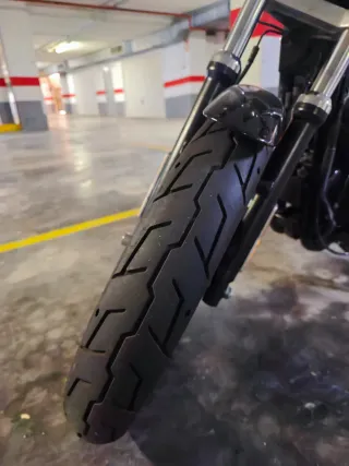 Harley Davidson Sportster 883R Negra