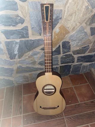 Guitarro Tenor