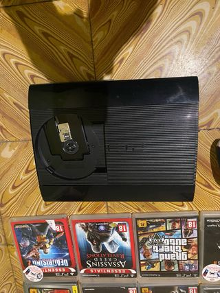 Console PS3 nera + controller + 8 giochi