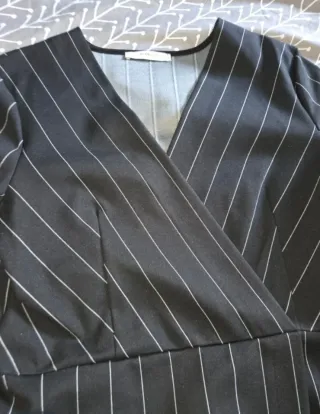 Abito nero a righe diplomatiche per ufficio