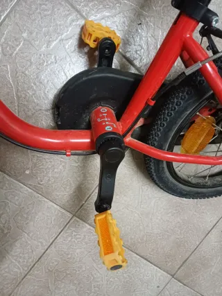 Bicicleta infantil Btwin roja