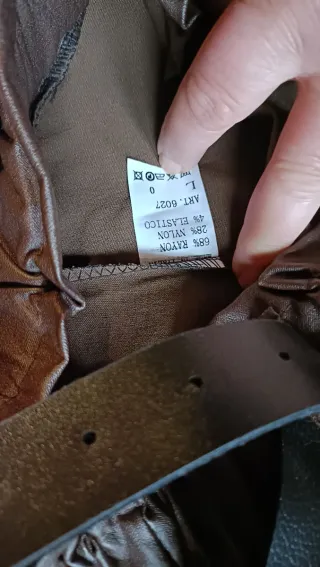 Pantaloni donna similpelle con cintura