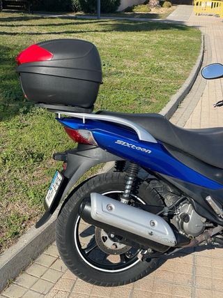 Suzuki Sixteen 150cc  scooter ITV 2027 Etiqueta C