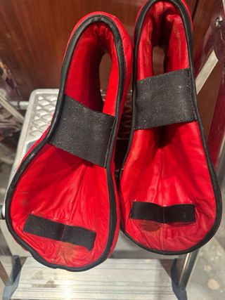 Guantes Boxeo Thaismai + Protectores Pies Bokker