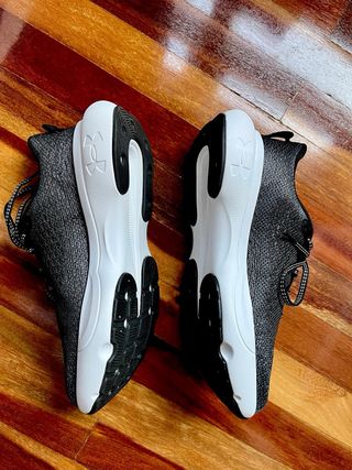 Zapatillas Under Armour Negras Modelo Infinite