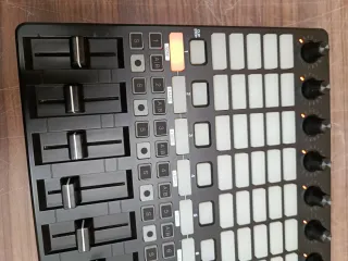 Akai APC40 MKII Controlador MIDI