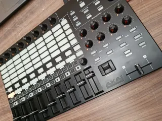 Akai APC40 MKII Controlador MIDI