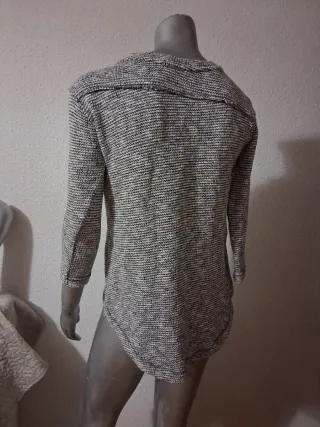 Jersey con perlas cuello