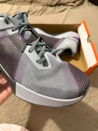 Nike Metcon 10 grigio/viola