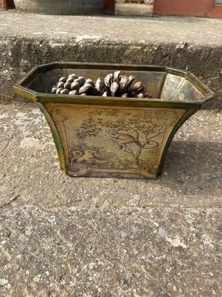 Centro de mesa hojalata antiguo