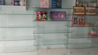 Estantería blanca expositora