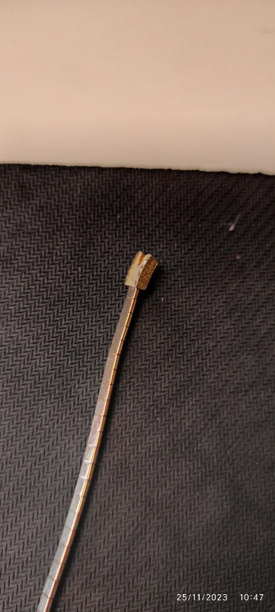 Gargantilla oro de 18k con colgante de malaquita.