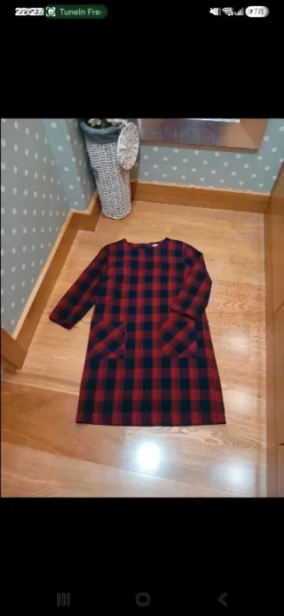 Vestido de cuadros rojo y negro