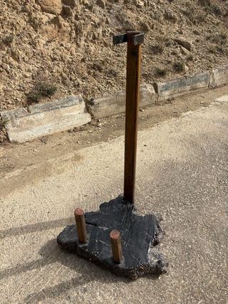 Jamonero de madera y metal