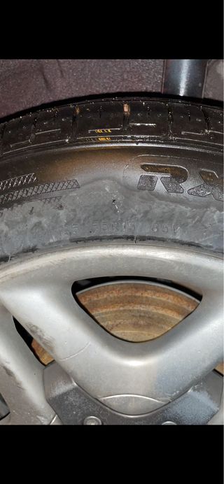 Juego de 4 ruedas 195 55 R15 Momo