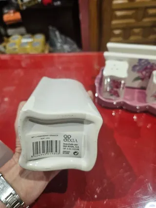 Juego de porcelana con flores