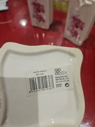 Juego de porcelana con flores