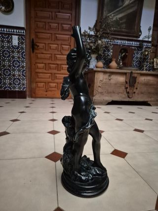 Figura marmolina negra