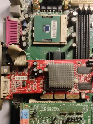 Pack Retro PC: Pentium III 1GHz + Radeon 9200L PRO