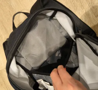 Mochila Decathlon Negra y Gris