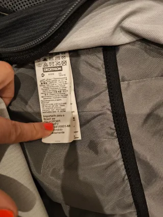 Mochila Decathlon Negra y Gris