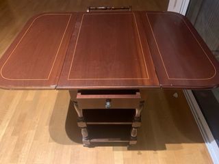 Mueble bar de madera