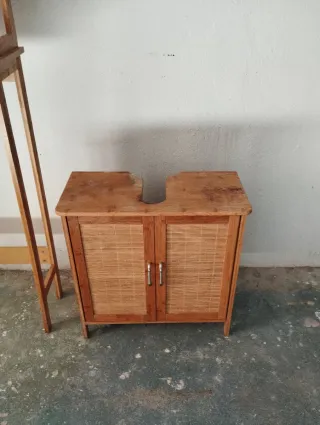 Mueble de baño de bambú y madera