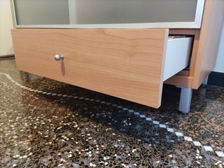 Libreria con ante in vetro