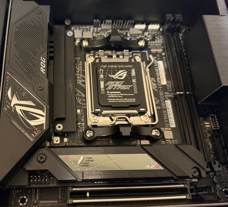 Placa base ASUS ROG STRIX B650E-I GAMING WIFI afbeelding 2