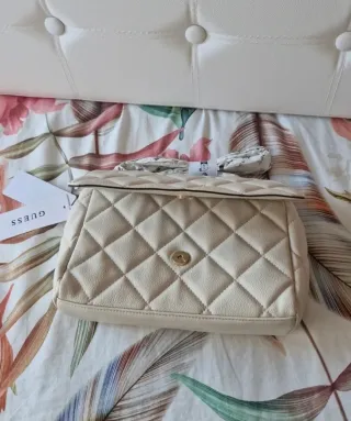 Bolso Guess Beige Nuevo