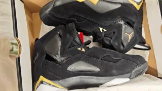 Scarpe Jordan True Flight nere e oro