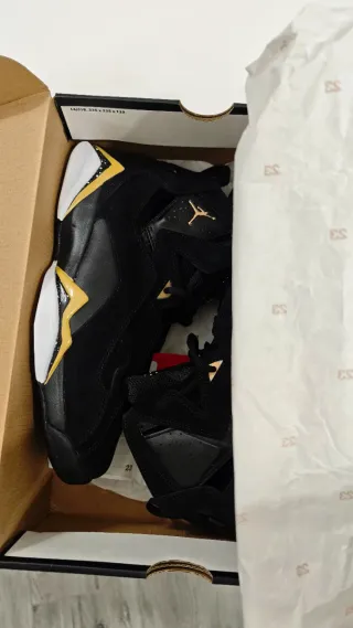 Scarpe Jordan True Flight nere e oro