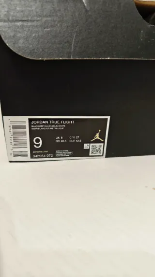 Scarpe Jordan True Flight nere e oro