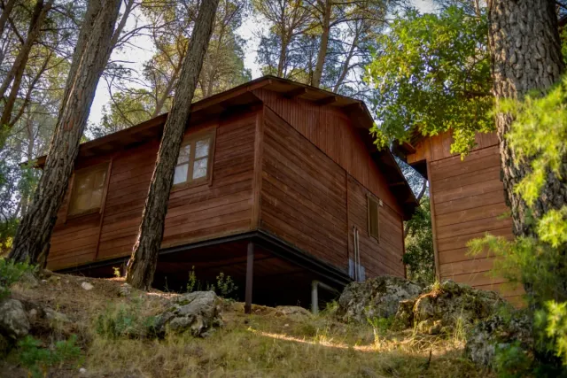 Cabañas de madera - cocina industrial y otros....