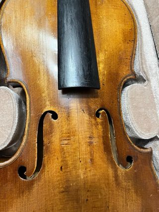 Violín antiguo para restaurar