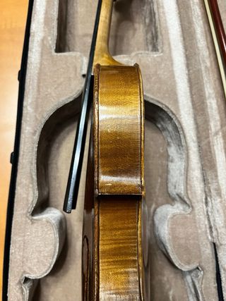 Violín antiguo para restaurar